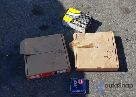 2013 Toyota Corolla Le z USA, uszkodzony, nr VIN 5YFBU4EE0DP076323